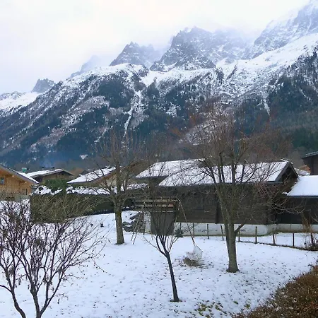 Le Chalet Des Fleurs